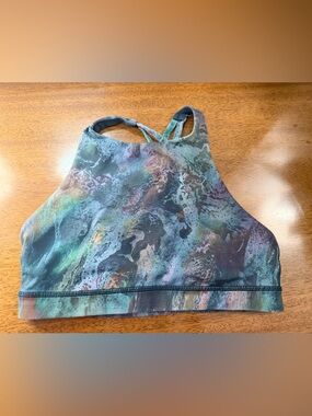 Lululemon athletica Energy Bra *High Neck in the Cosmic Shift Multi pattern.